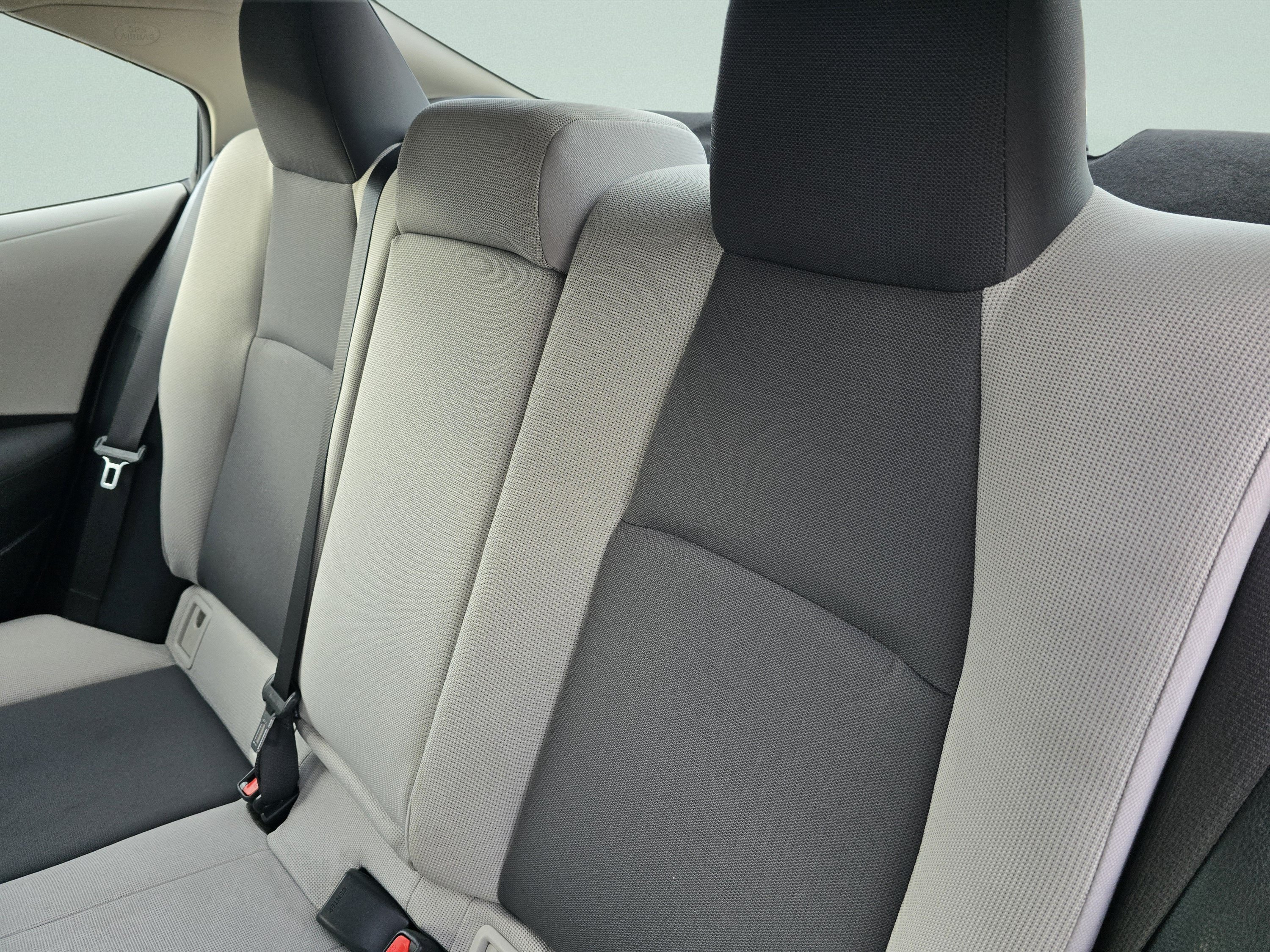 Used 2025 Toyota Corolla LE FWD image 5