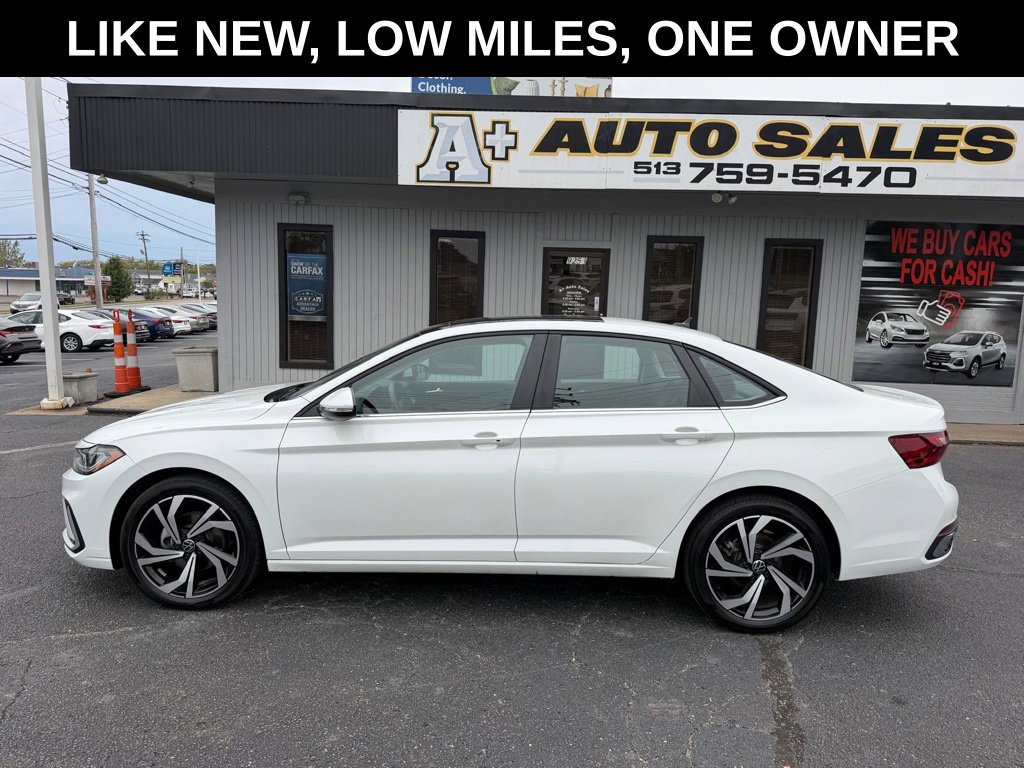 Used 2025 Volkswagen Jetta SEL FWD image 1