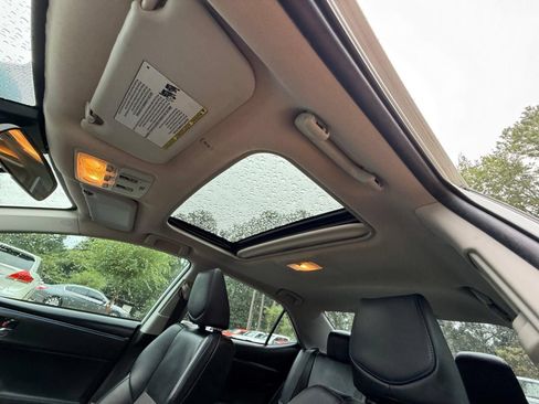 Used 2017 Toyota Corolla SE w/ SE Premium Package FWD image 46