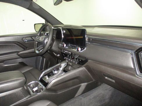 Used 2023 GMC Canyon Elevation w/ Elevation Premium Package AWD/4WD image 17