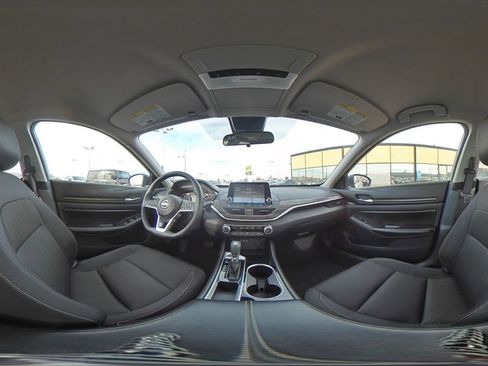 Used 2024 Nissan Altima 2.5 SV image 43