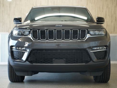 Used 2024 Jeep Grand Cherokee Limited 4xe AWD/4WD image 3