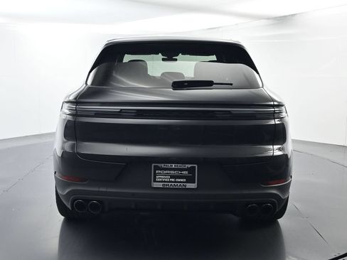Certified 2025 Porsche Cayenne AWD/4WD image 13