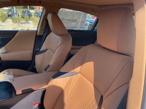 New 2025 Lexus ES 350 Ultra Luxury image 10