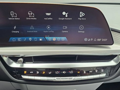 New 2026 Cadillac Lyriq Sport w/ LPO, Floor Liner Package AWD/4WD image 28