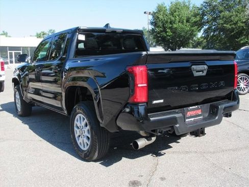 Used 2025 Toyota Tacoma SR5 RWD image 5
