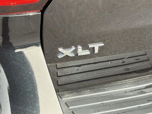 Used 2024 Ford Expedition XLT image 29