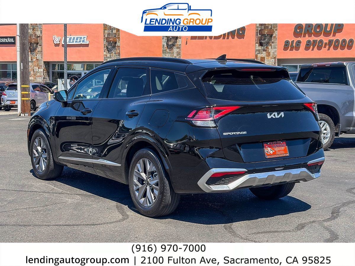 Used 2024 Kia Sportage SX FWD image 2