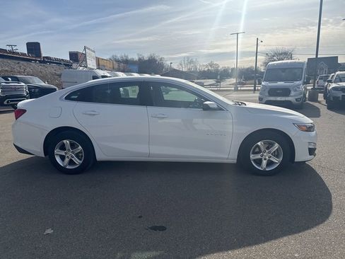 Used 2024 Chevrolet Malibu LS w/ Driver Confidence Package image 4
