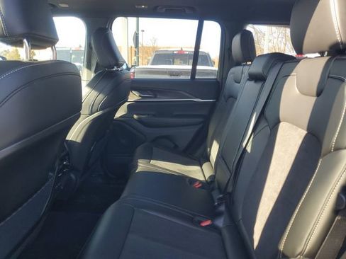 New 2026 Jeep Grand Cherokee Altitude AWD/4WD image 15