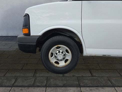 Used 2015 Chevrolet Express 2500 RWD image 23