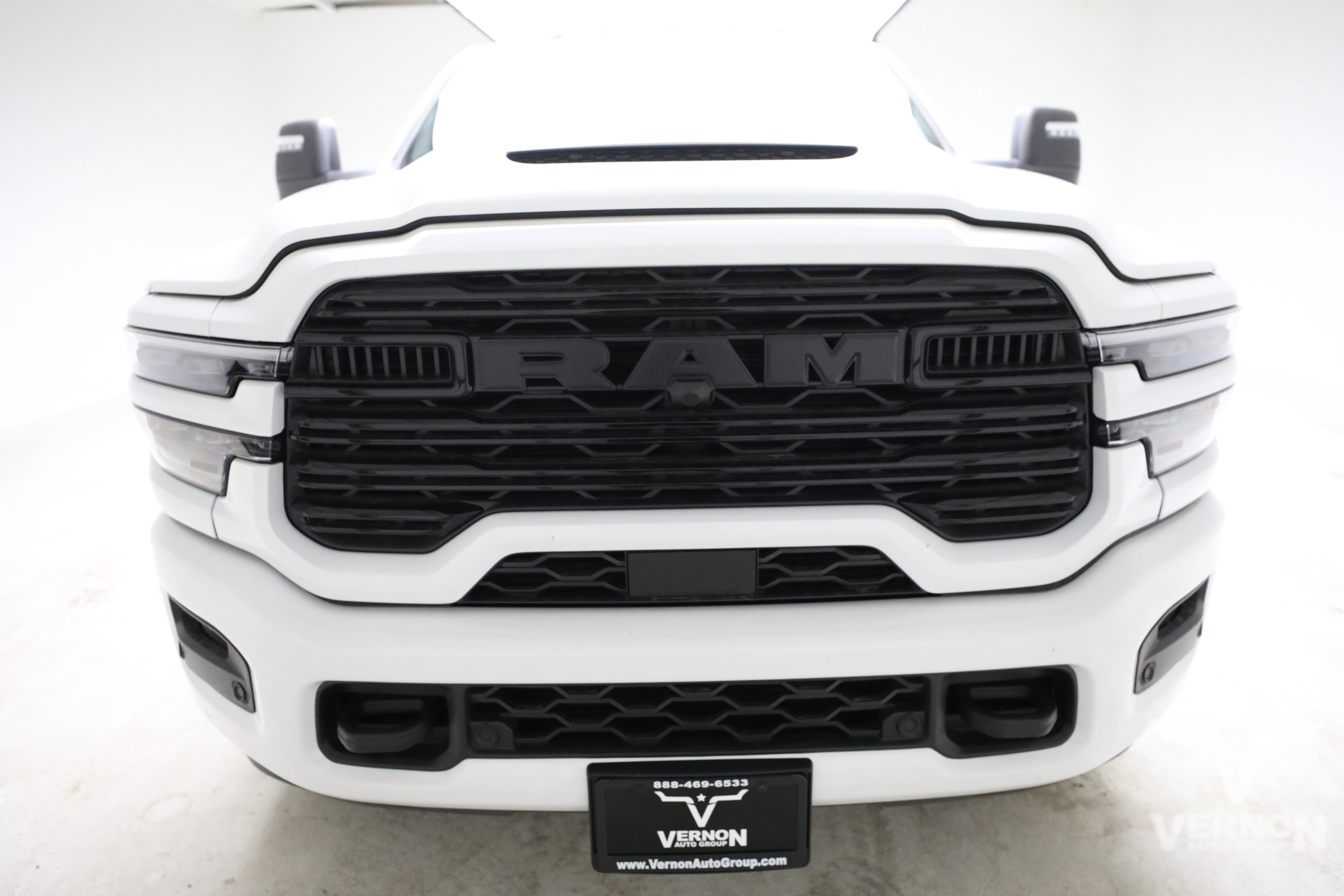 New 2026 RAM 3500 Laramie AWD/4WD image 8