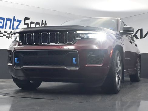 Used 2024 Jeep Grand Cherokee Overland AWD/4WD image 17