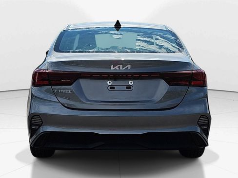 Used 2023 Kia Forte LXS FWD image 5