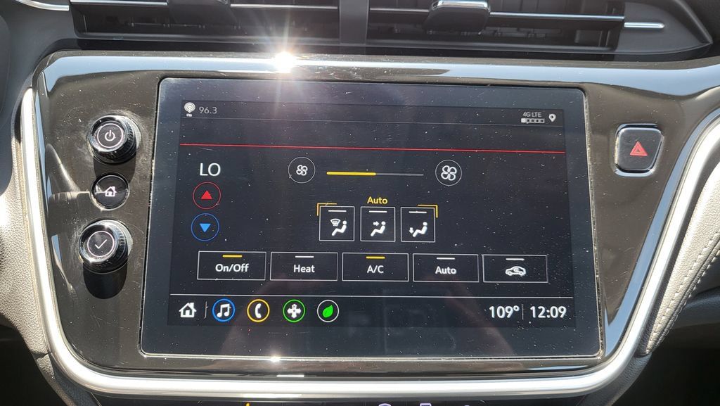 Used 2023 Chevrolet Bolt EUV LT FWD image 33