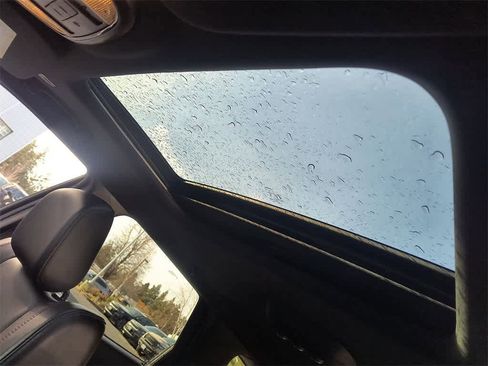 Used 2024 Dodge Durango GT image 22