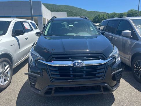Used 2023 Subaru Ascent Limited AWD/4WD image 2