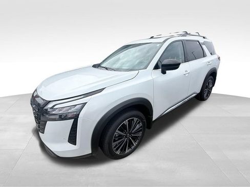 New 2026 Nissan Pathfinder Platinum AWD/4WD image 4