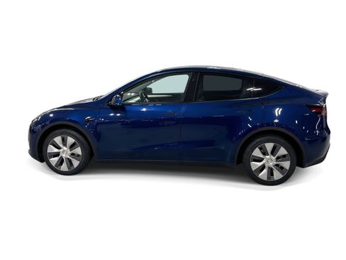 Certified 2023 Tesla Model Y AWD image 3