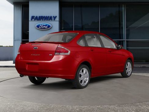 Used 2010 Ford Focus SE FWD image 2