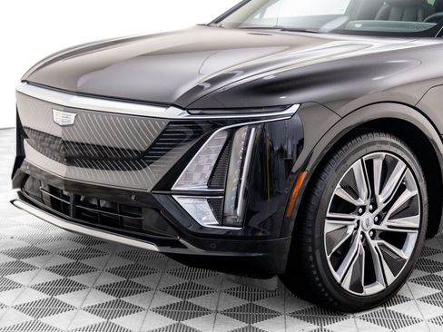 Certified 2025 Cadillac Lyriq Luxury w/ LPO, Floor Liner Package image 40