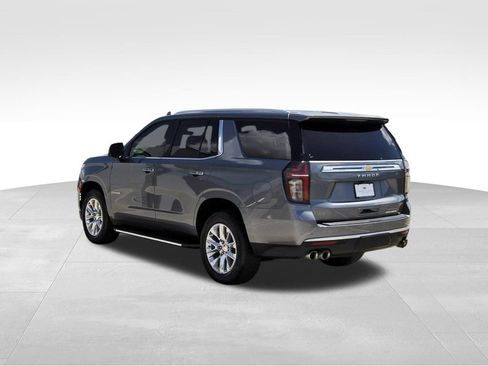 Used 2022 Chevrolet Tahoe Premier w/ Premium Package RWD image 3