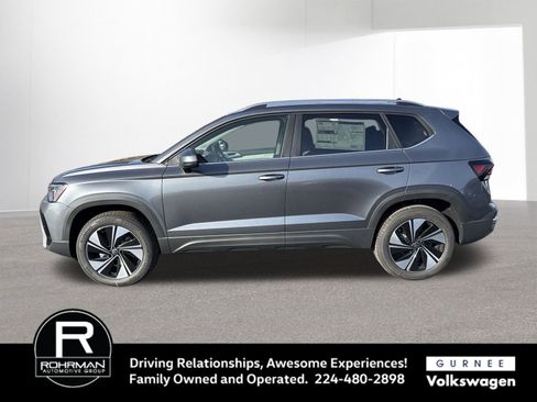 New 2026 Volkswagen Taos SE image 5