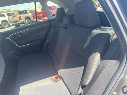 Used 2023 Toyota RAV4 LE AWD/4WD image 20