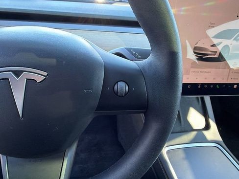 Used 2023 Tesla Model 3 Standard Range image 27