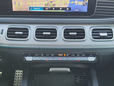 Used 2022 Mercedes-Benz GLS 450 4MATIC image 17