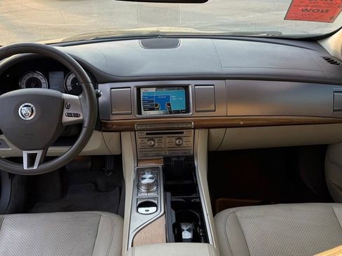 Used 2009 Jaguar XF Premium image 25