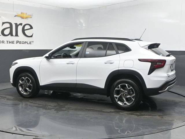 Used 2025 Chevrolet Trax LT FWD image 56