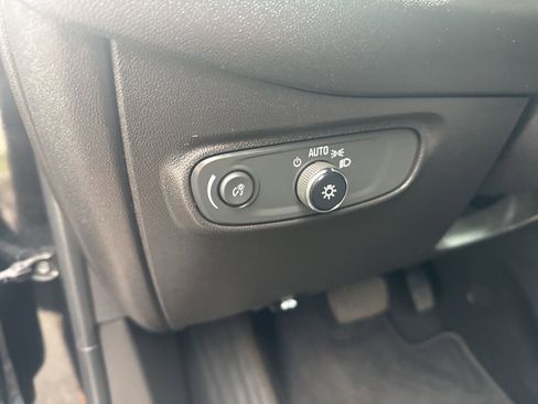 Used 2023 Chevrolet Equinox LT image 20