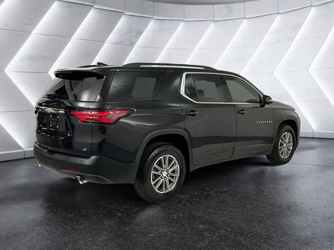 Used 2023 Chevrolet Traverse LT image 4