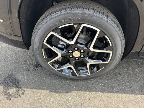 New 2026 Chevrolet Traverse High Country w/ LPO, Floor Liner Package FWD image 18