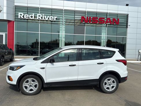 Used 2019 Ford Escape S FWD image 1