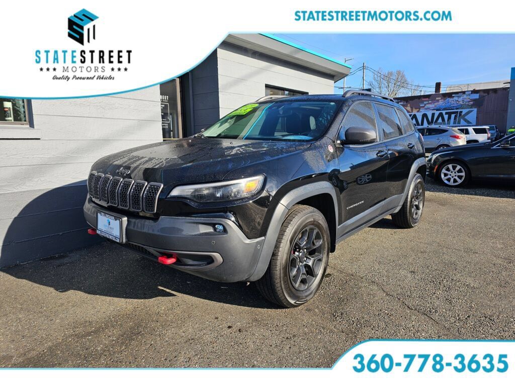 Used 2019 Jeep Cherokee Trailhawk AWD/4WD image 1