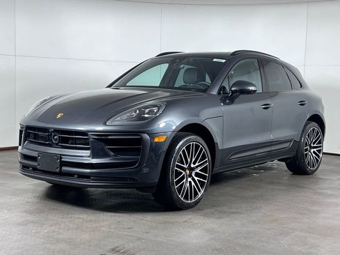 Certified 2026 Porsche Macan AWD/4WD image 1