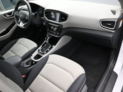 Used 2018 Hyundai Ioniq Blue FWD image 37