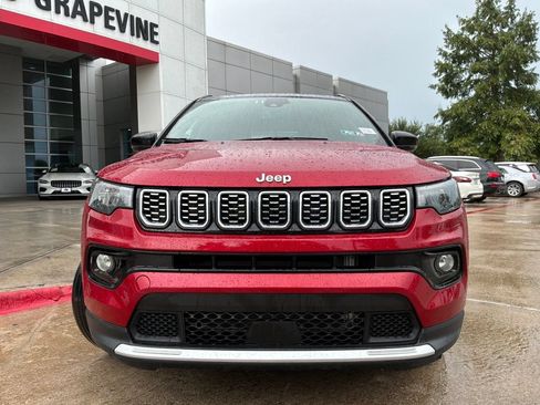 Used 2025 Jeep Compass Limited AWD/4WD image 3