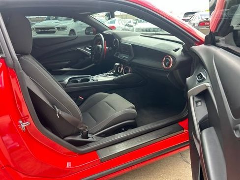 Used 2018 Chevrolet Camaro LT RWD image 21