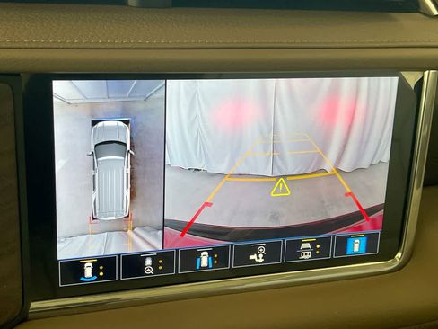 Used 2021 GMC Yukon XL Denali w/ LPO, Illumination Package image 17