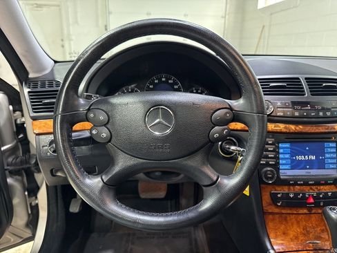 Used 2007 Mercedes-Benz E 550 Sedan image 11