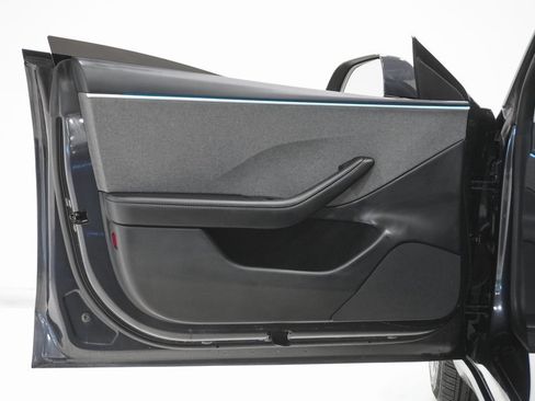 Used 2025 Tesla Model 3 Long Range image 14