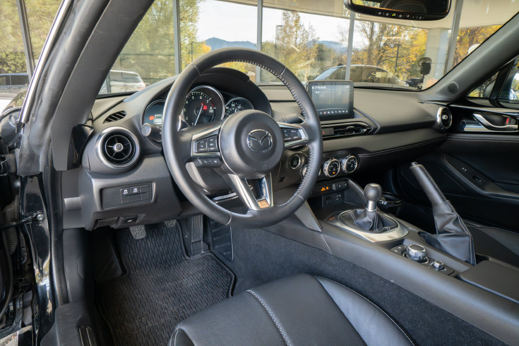 Used 2023 MAZDA MX-5 Miata Grand Touring w/ Weather Package RWD image 9