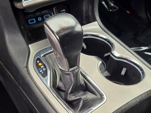 Used 2021 Jeep Grand Cherokee Laredo image 26