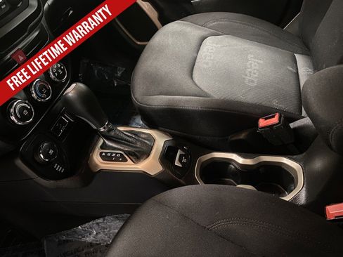 Used 2017 Jeep Renegade Sport w/ Power & Air Group AWD/4WD image 32