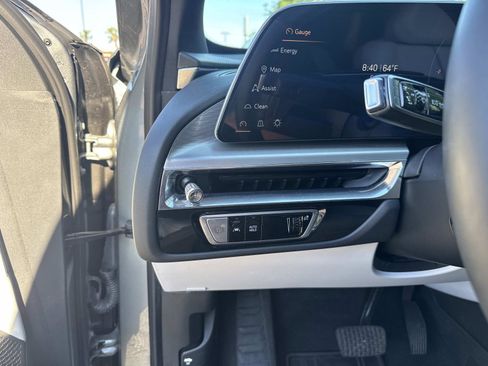 Used 2024 Cadillac Lyriq Luxury RWD image 33