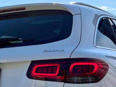 Certified 2022 Mercedes-Benz GLC 300 4MATIC image 9