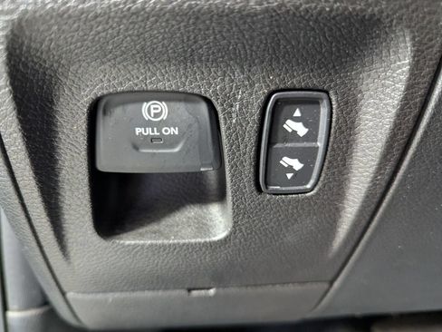 Used 2021 RAM 1500 Laramie RWD image 15